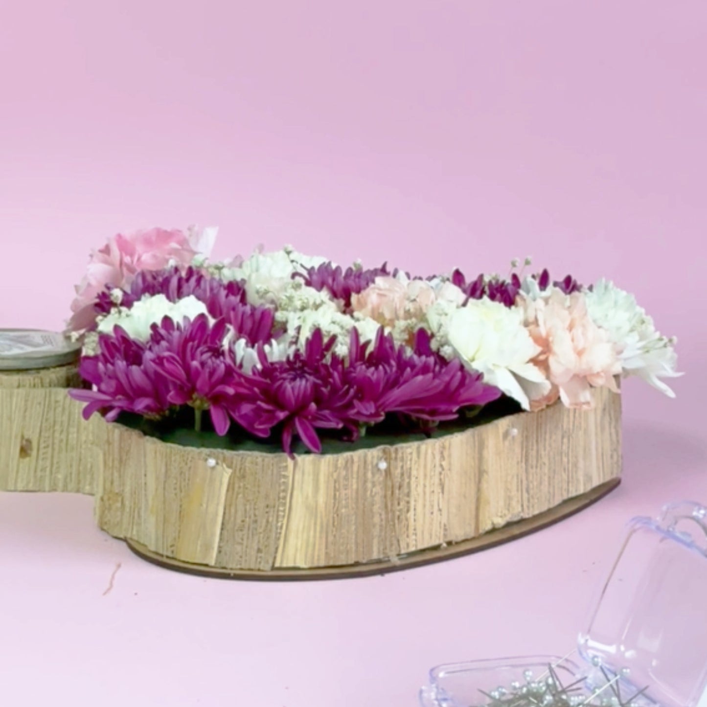 CAJA CON 4 PACK DE CORAZÓNES CON BASE MDF
