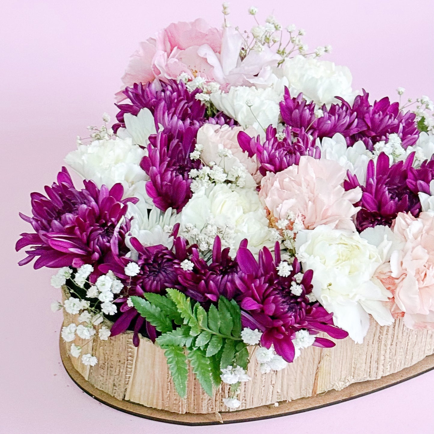 CAJA CON 4 PACK DE CORAZÓNES CON BASE MDF
