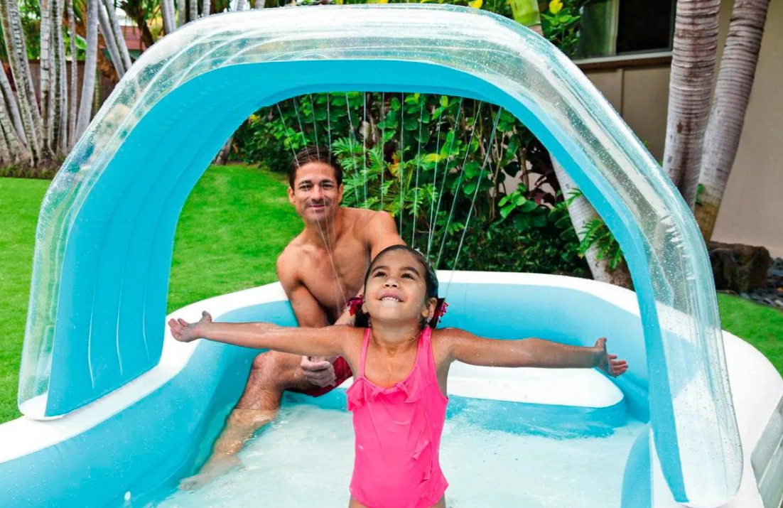 PISCINA FAMILIAR INFLABLE CON ASIENTO Y TECHO EN EL MEDIO